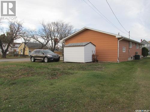 322 6Th Avenue W, Nipawin, SK - Outdoor