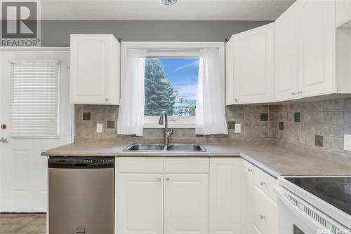 750 140 Meilicke Road, Saskatoon, SK - Indoor Photo Showing Kitchen With Double Sink