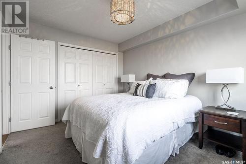 323 125 Willis Crescent, Saskatoon, SK - Indoor Photo Showing Bedroom