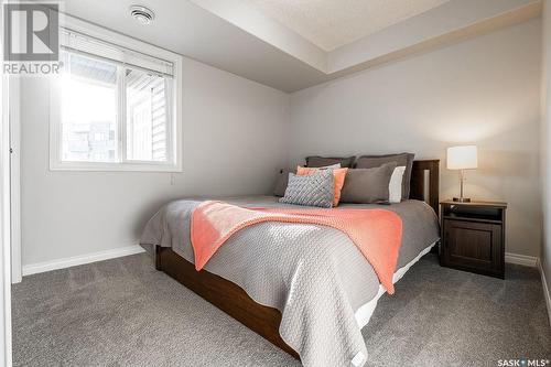 323 125 Willis Crescent, Saskatoon, SK - Indoor Photo Showing Bedroom