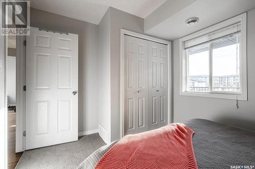 323 125 Willis Crescent, Saskatoon, SK - Indoor Photo Showing Bedroom