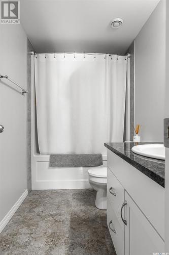 323 125 Willis Crescent, Saskatoon, SK - Indoor Photo Showing Bathroom