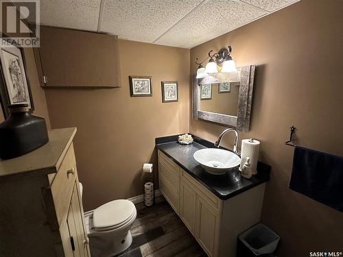 233 Onstad Crescent, Weyburn, SK - Indoor Photo Showing Bathroom