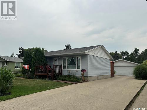 233 Onstad Crescent, Weyburn, SK - Outdoor