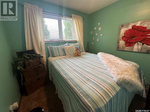 233 Onstad Crescent, Weyburn, SK - Indoor Photo Showing Bedroom