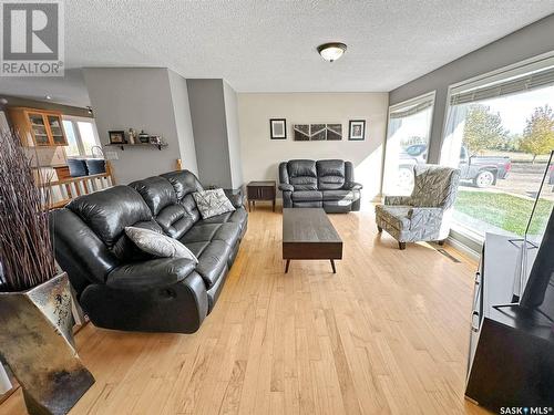 Nw City Limit Acreage, Swift Current Rm No. 137, SK - Indoor Photo Showing Living Room