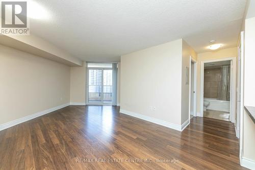 1424 - 500 Doris Avenue, Toronto, ON - Indoor Photo Showing Other Room