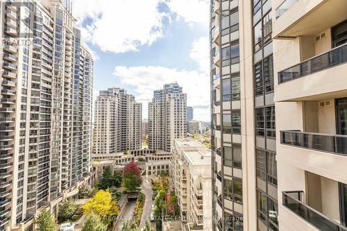 1424 - 500 Doris Avenue, Toronto, ON - Outdoor With Balcony With Facade