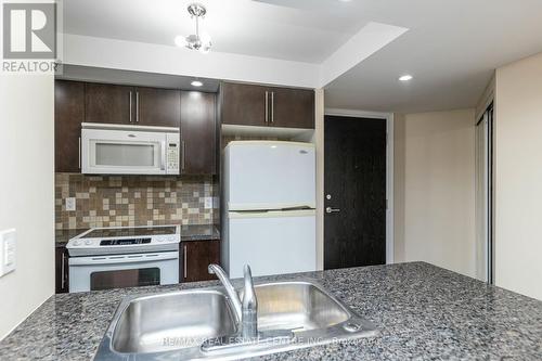 1424 - 500 Doris Avenue, Toronto, ON - Indoor Photo Showing Kitchen With Double Sink