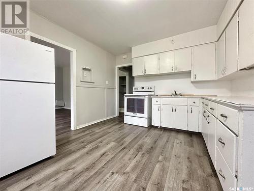 404 Toronto Street, Regina, SK - Indoor Photo Showing Kitchen