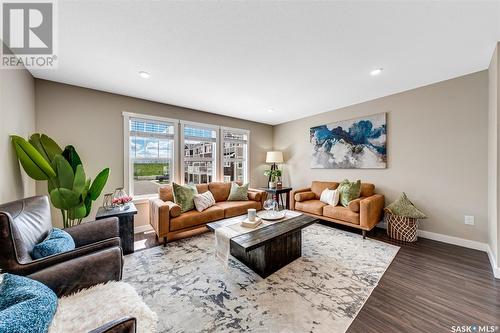 212 1220 Pringle Way, Saskatoon, SK - Indoor Photo Showing Living Room