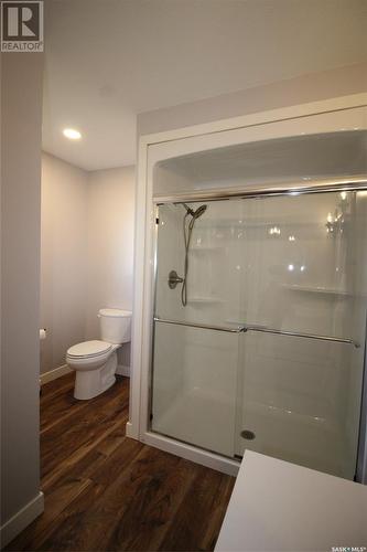 209 2Nd Avenue E, Shaunavon, SK - Indoor Photo Showing Bathroom