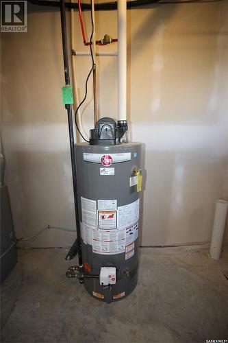 209 2Nd Avenue E, Shaunavon, SK - Indoor Photo Showing Basement