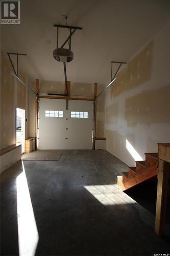 209 2Nd Avenue E, Shaunavon, SK - Indoor Photo Showing Garage