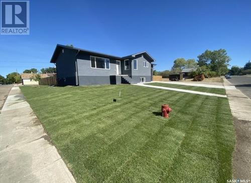 209 2Nd Avenue E, Shaunavon, SK - Outdoor