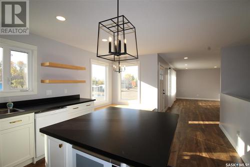 209 2Nd Avenue E, Shaunavon, SK - Indoor Photo Showing Kitchen