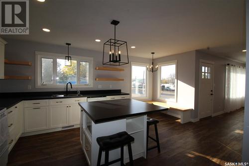 209 2Nd Avenue E, Shaunavon, SK - Indoor Photo Showing Kitchen