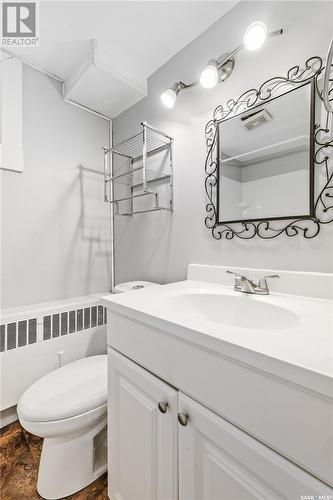 5135 North West Boulevard, Regina, SK - Indoor Photo Showing Bathroom