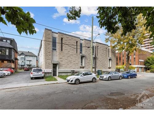 330 Kent Street, Ottawa, ON 