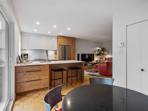 Salle Ã  manger - 1372  - 1376 Rue Ste-Olive, Val-David, QC - Indoor Photo Showing Kitchen With Double Sink