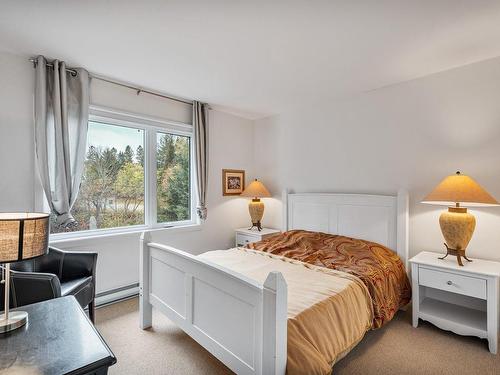 Chambre Ã Â coucher - 1372  - 1376 Rue Ste-Olive, Val-David, QC - Indoor Photo Showing Bedroom