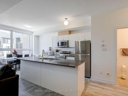 29 Red Maple Lane, Barrie, ON - Indoor Photo Showing Kitchen With Stainless Steel Kitchen