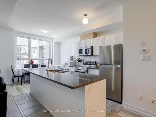 29 Red Maple Lane, Barrie, ON - Indoor Photo Showing Kitchen With Stainless Steel Kitchen