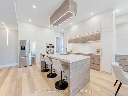 16 Walsh Ave, Toronto, ON - Indoor Photo Showing Kitchen With Upgraded Kitchen