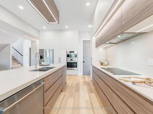 16 Walsh Ave, Toronto, ON - Indoor Photo Showing Kitchen With Double Sink With Upgraded Kitchen