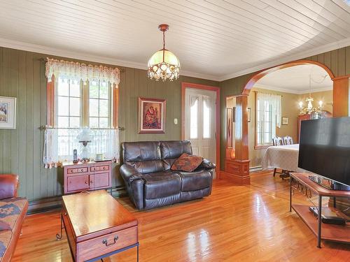 Salon - 225 Ch. De La Rivière-Des-Fèves S., Sainte-Martine, QC - Indoor Photo Showing Living Room