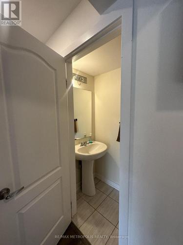 2218 - 10 Westmeath Lane, Markham, ON - Indoor Photo Showing Bathroom