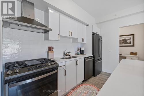 104 - 10 Culinary Lane, Barrie, ON - Indoor Photo Showing Kitchen With Double Sink With Upgraded Kitchen