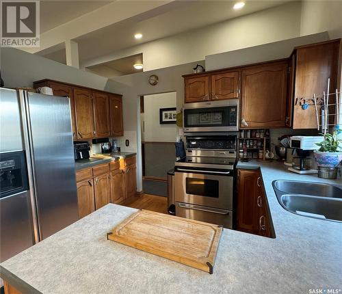 3 Rosefield Drive, Yorkton, SK - Indoor Photo Showing Kitchen With Double Sink