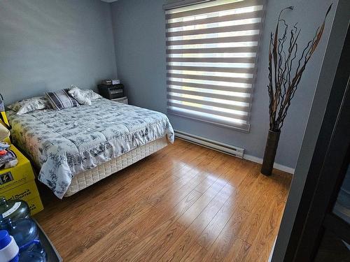 Chambre Ã Â coucher - 539 Rue Marguerite, Saint-Lin/Laurentides, QC - Indoor Photo Showing Bedroom