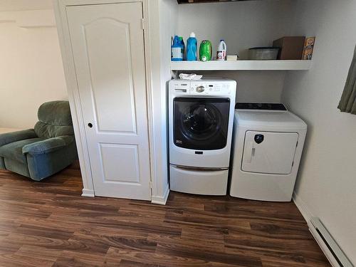 Salle familiale - 539 Rue Marguerite, Saint-Lin/Laurentides, QC - Indoor Photo Showing Laundry Room