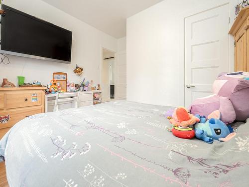 Bedroom - 404 Rue De Verchères, Longueuil (Greenfield Park), QC - Indoor Photo Showing Bedroom