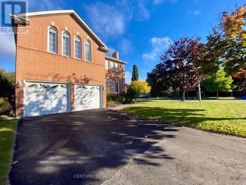 70 Dewbourne Place, Whitby (Pringle Creek), ON - Outdoor