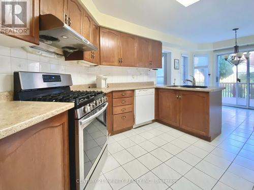 70 Dewbourne Place, Whitby (Pringle Creek), ON - Indoor Photo Showing Kitchen