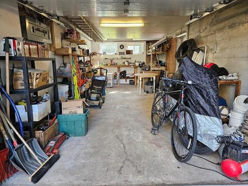 Garage - 257 Rue De Dijon, Laval (Pont-Viau), QC - Indoor Photo Showing Garage