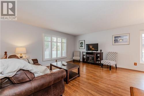 120 Oakhurst Crescent, Kitchener, ON - Indoor Photo Showing Living Room