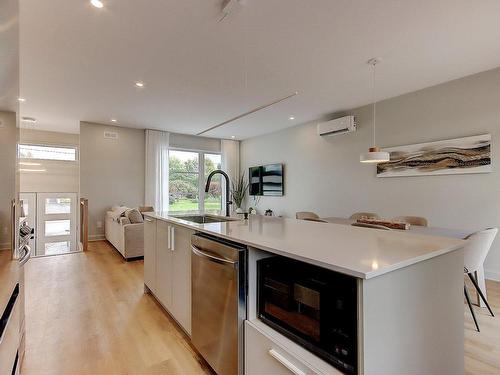 Cuisine - 105 Rue Dubuc, Saint-Jean-Sur-Richelieu, QC - Indoor Photo Showing Kitchen