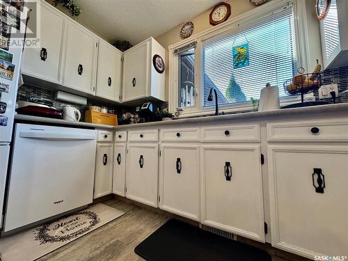 64 Clarewood Crescent, Yorkton, SK - Indoor Photo Showing Kitchen