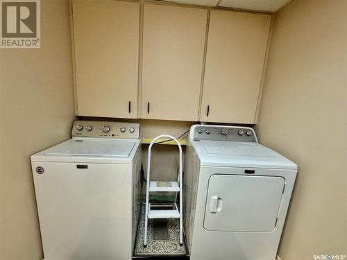 64 Clarewood Crescent, Yorkton, SK - Indoor Photo Showing Laundry Room