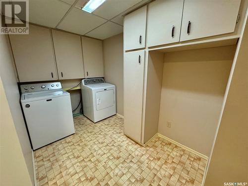 64 Clarewood Crescent, Yorkton, SK - Indoor Photo Showing Laundry Room