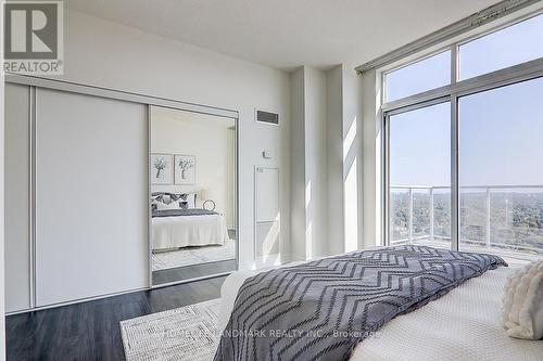 Uph 05 - 60 Town Centre Court, Toronto, ON - Indoor Photo Showing Bedroom