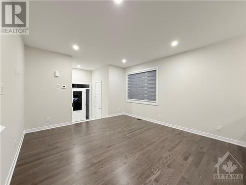 359 Falsetto Street, Ottawa, ON - Indoor Photo Showing Other Room