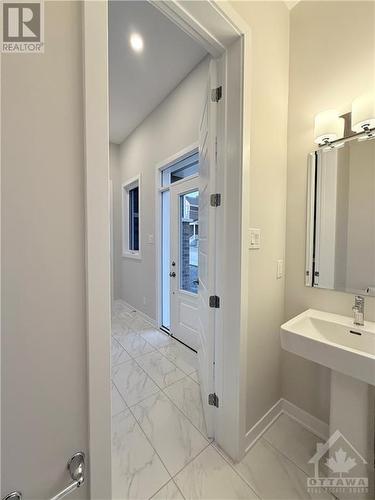 359 Falsetto Street, Ottawa, ON - Indoor Photo Showing Bathroom