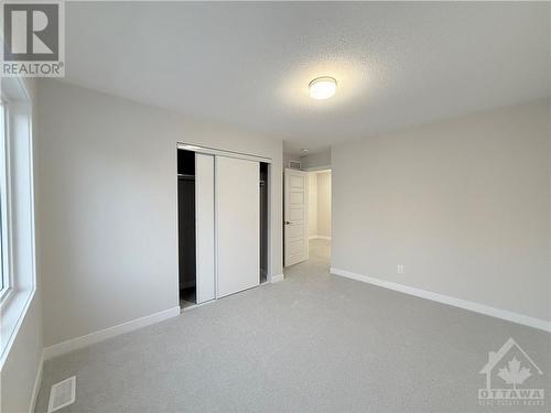 359 Falsetto Street, Ottawa, ON - Indoor Photo Showing Other Room