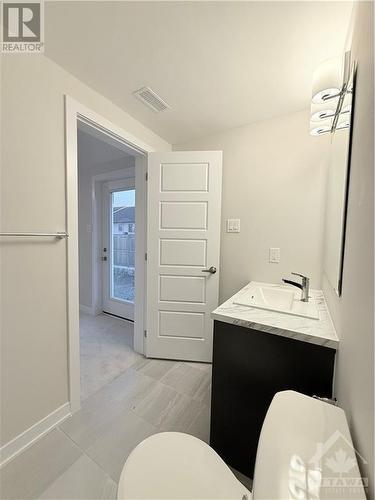 359 Falsetto Street, Ottawa, ON - Indoor Photo Showing Bathroom