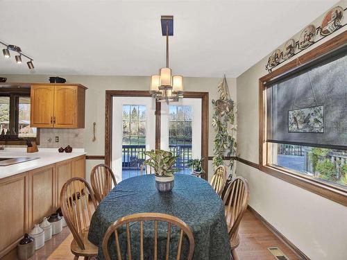 6296 Mapleward Road, Thunder Bay, ON - Indoor Photo Showing Dining Room